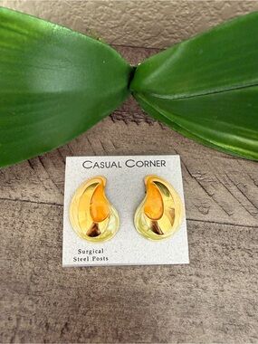 Casual Corner Gold and Orange Swirl Teardrop Earrings